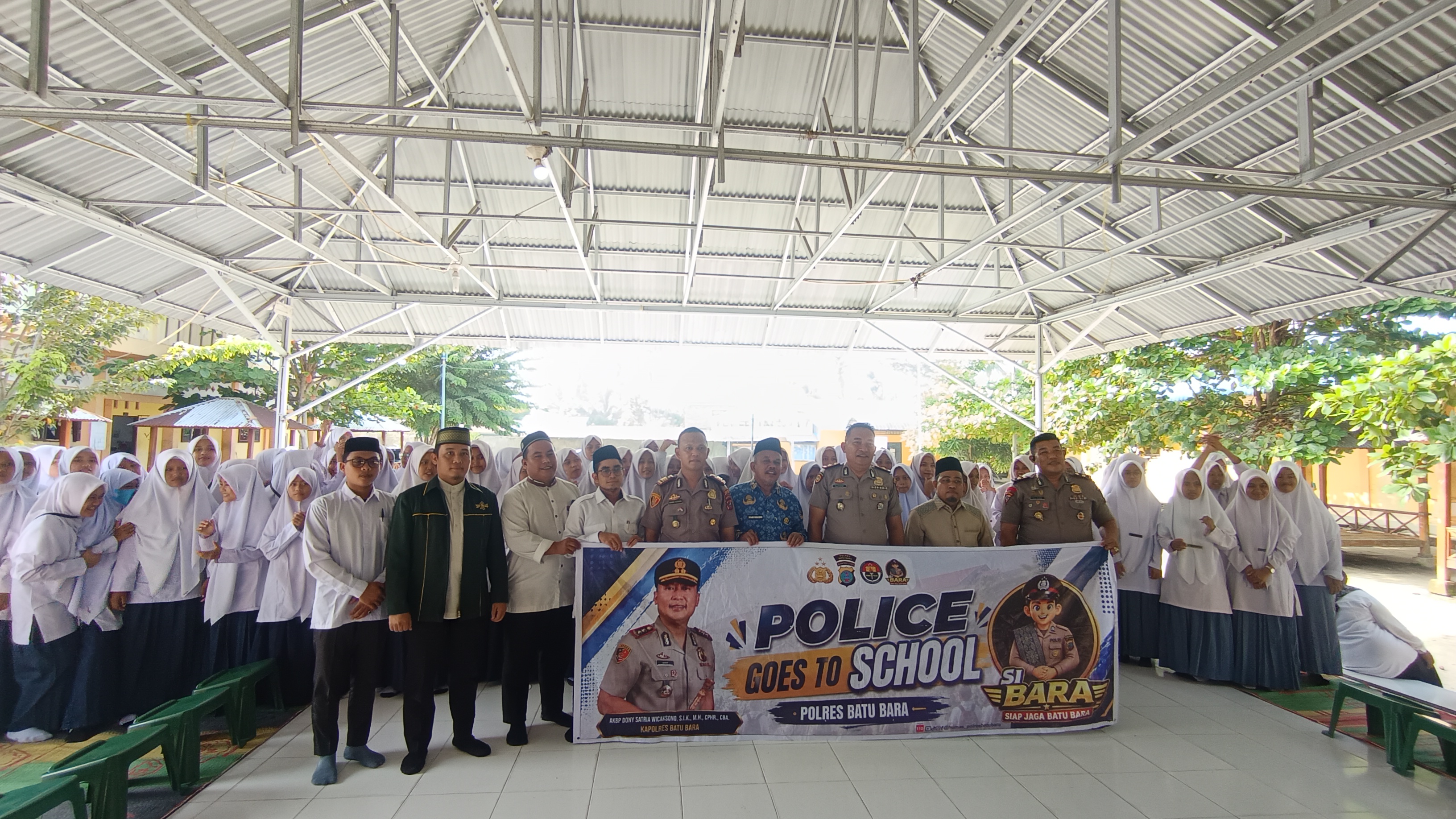 Police Goes to School di Pondok Pesantren Al-Mumtaz